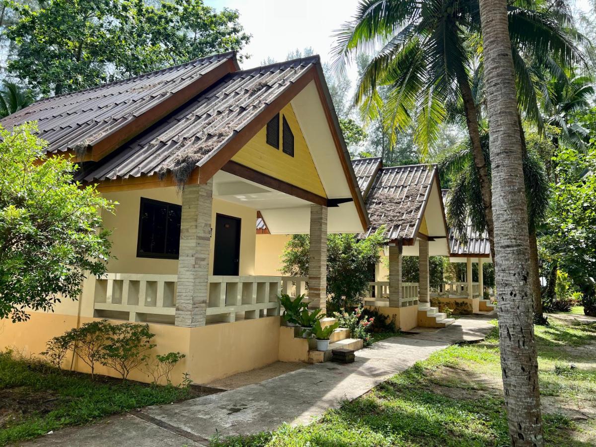Ao Thong Beach Resort Bang Sak Esterno foto