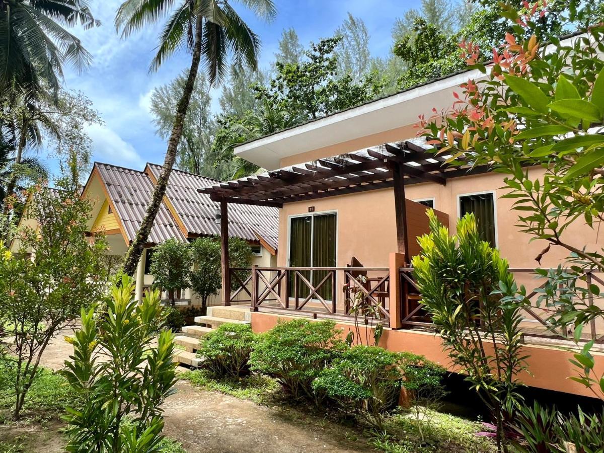 Ao Thong Beach Resort Bang Sak Esterno foto
