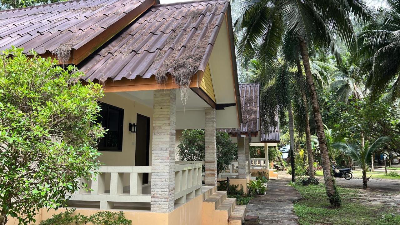 Ao Thong Beach Resort Bang Sak Esterno foto
