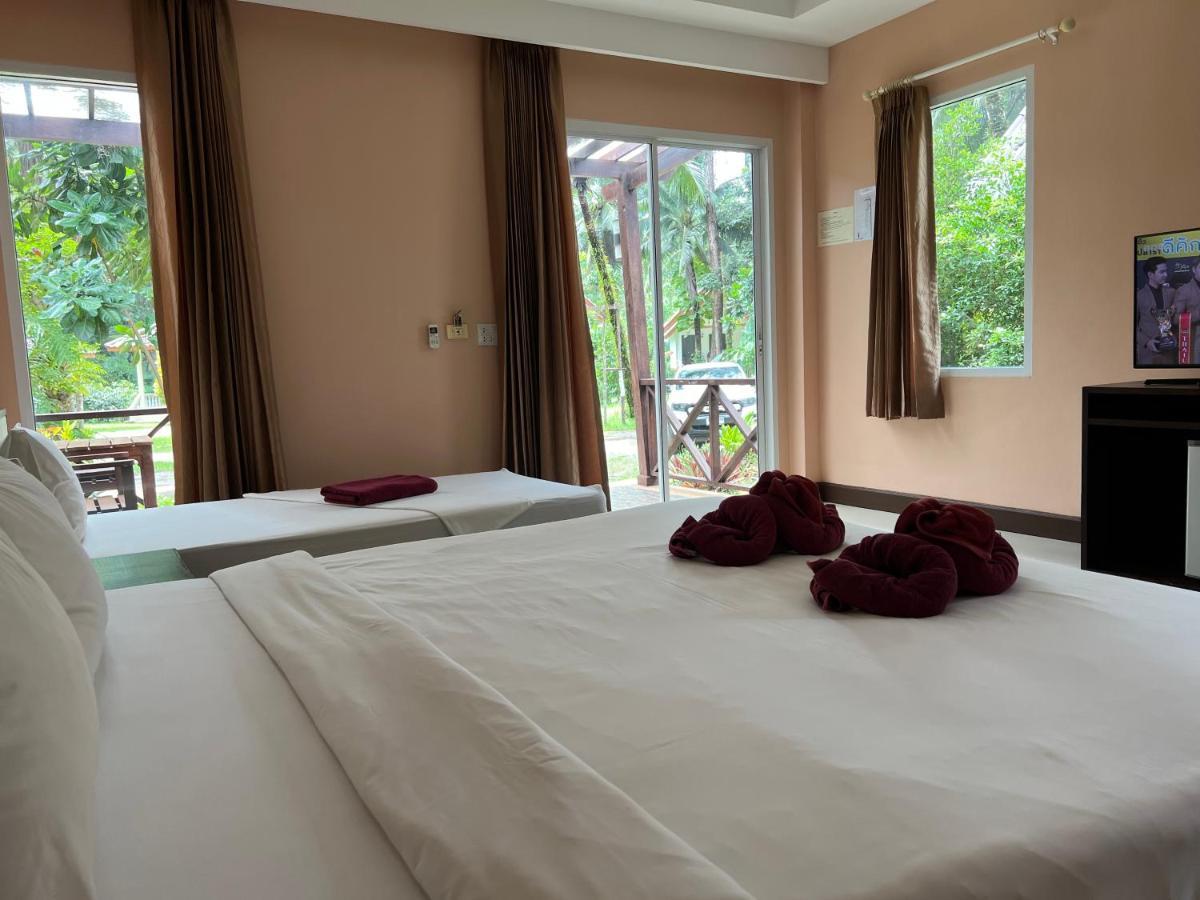 Ao Thong Beach Resort Bang Sak Esterno foto