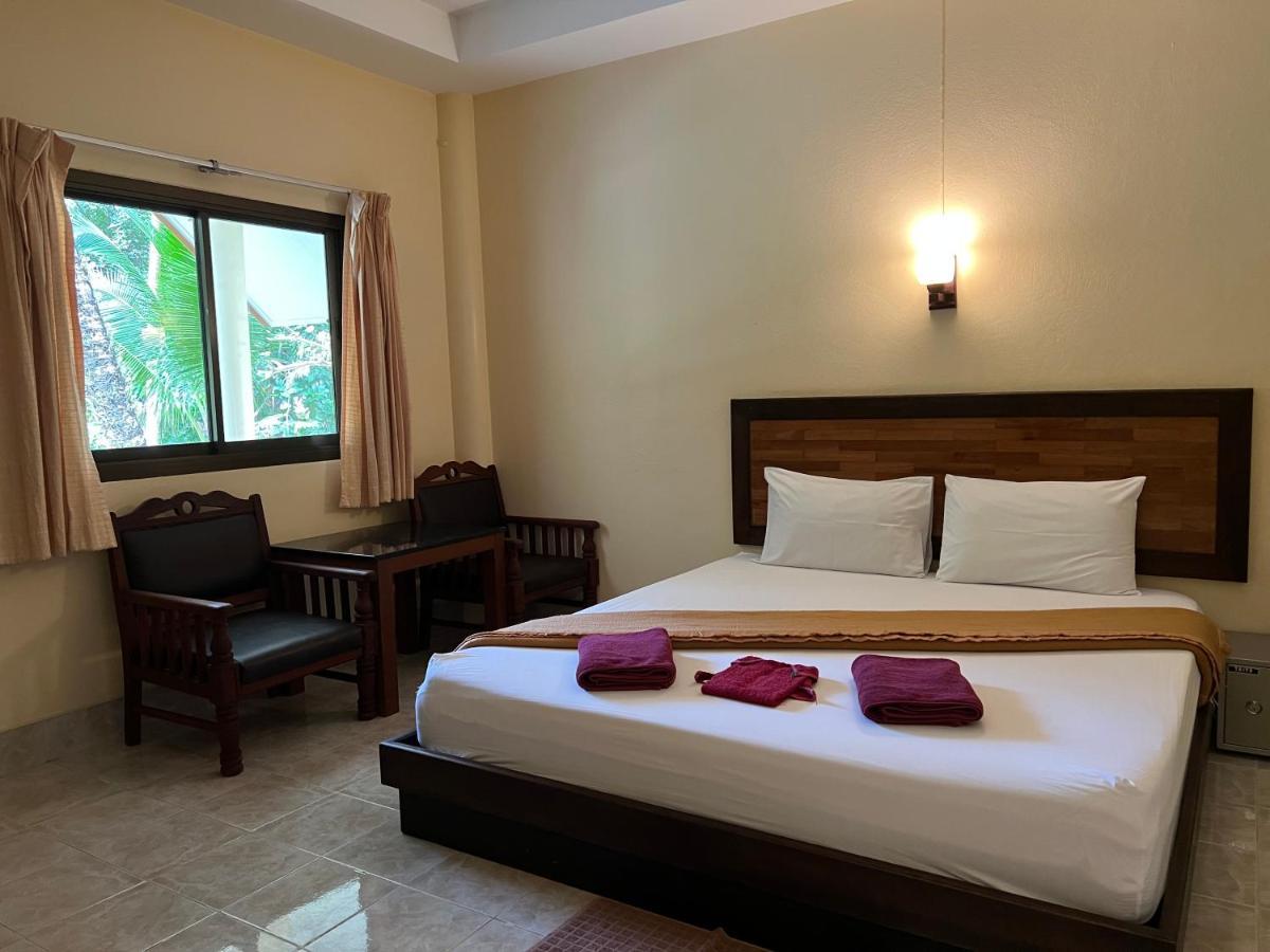 Ao Thong Beach Resort Bang Sak Esterno foto