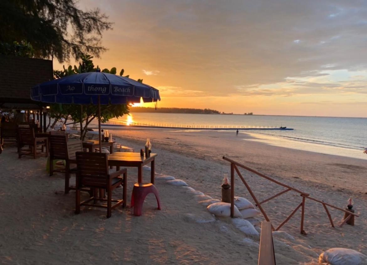 Ao Thong Beach Resort Bang Sak Esterno foto