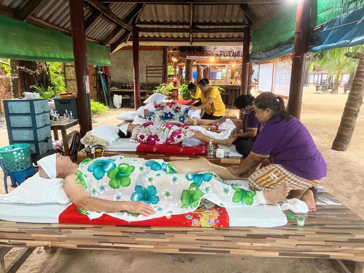 Ao Thong Beach Resort Bang Sak Esterno foto