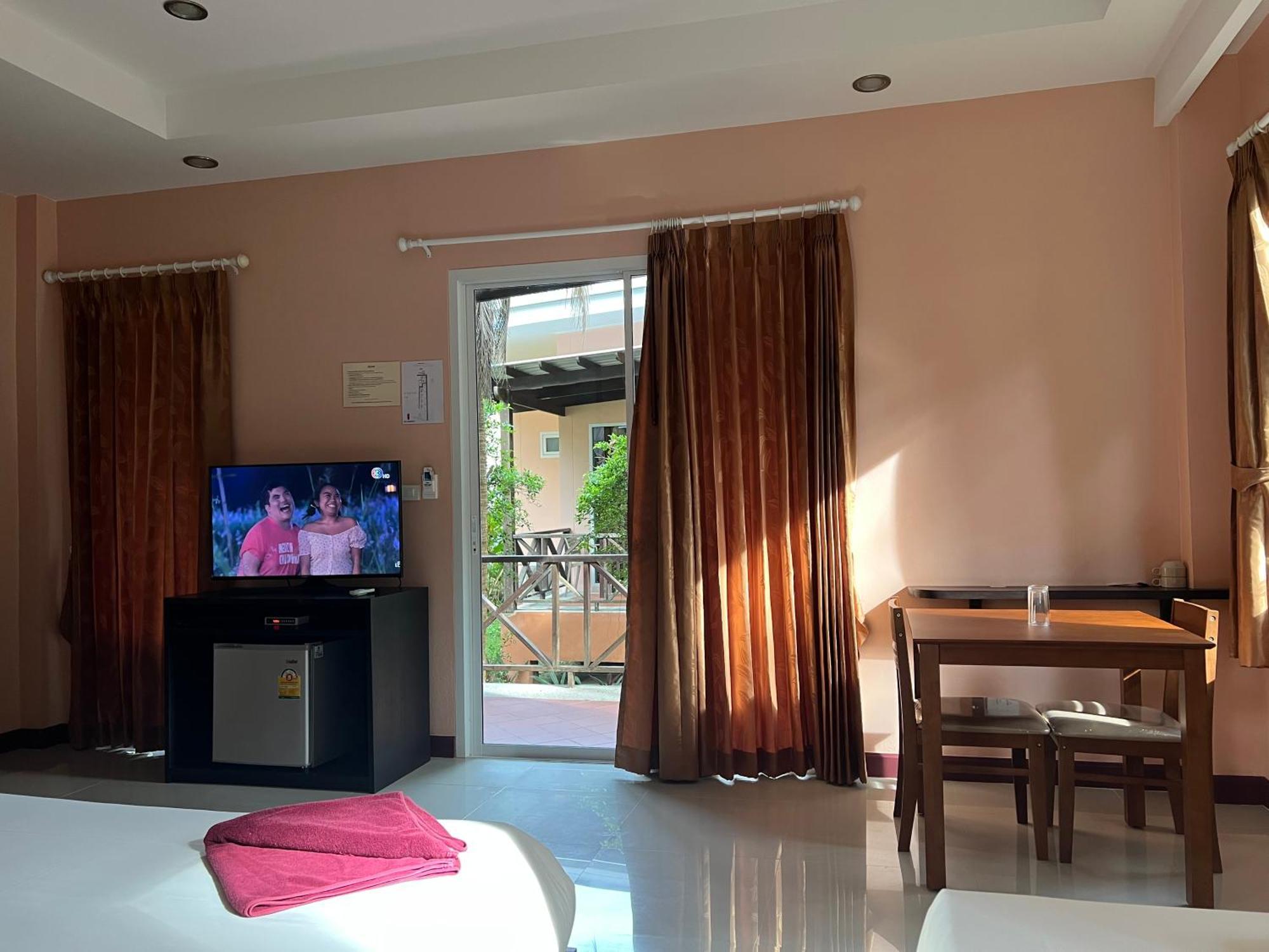 Ao Thong Beach Resort Bang Sak Esterno foto