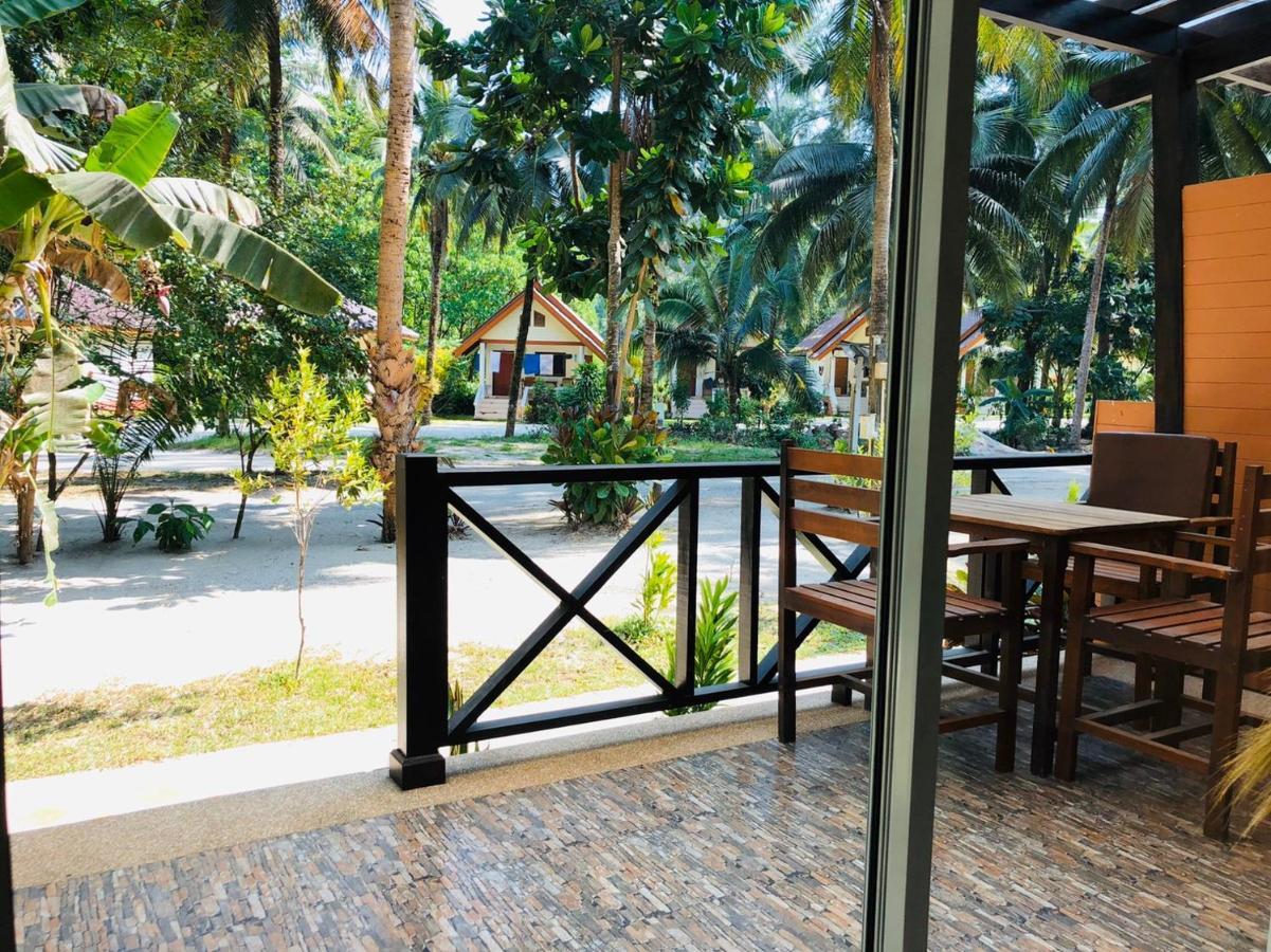 Ao Thong Beach Resort Bang Sak Esterno foto